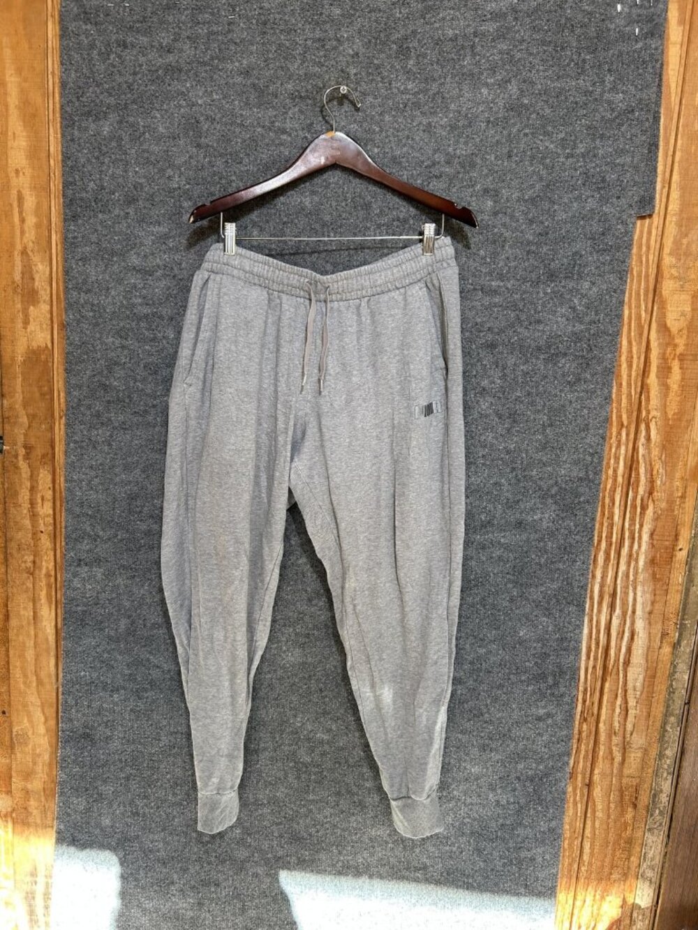 Puma Pants Mens XL Gray Fleece Sweatpants Joggers Elastic Waist Cuffed Pockets